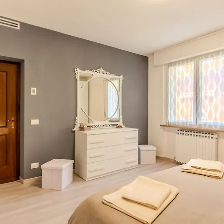 La Finestra Su Bellagio By Interhome Varenna