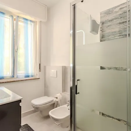 La Finestra Su Bellagio By Interhome