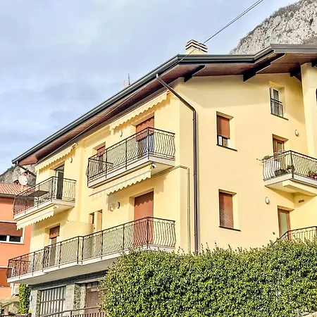 Apartment La Finestra Su Bellagio By Interhome *